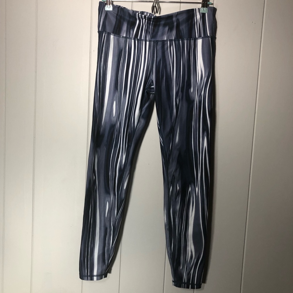 Gapfit Liquid Steel Print Legging Medium